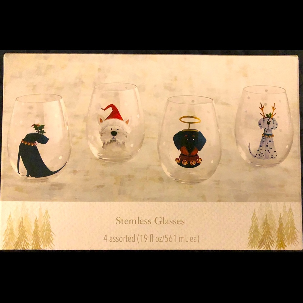 Set of four stemless glasses.